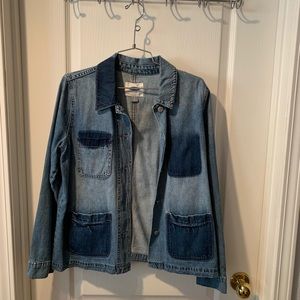 Old Navy cool jean jacket hardly worn!